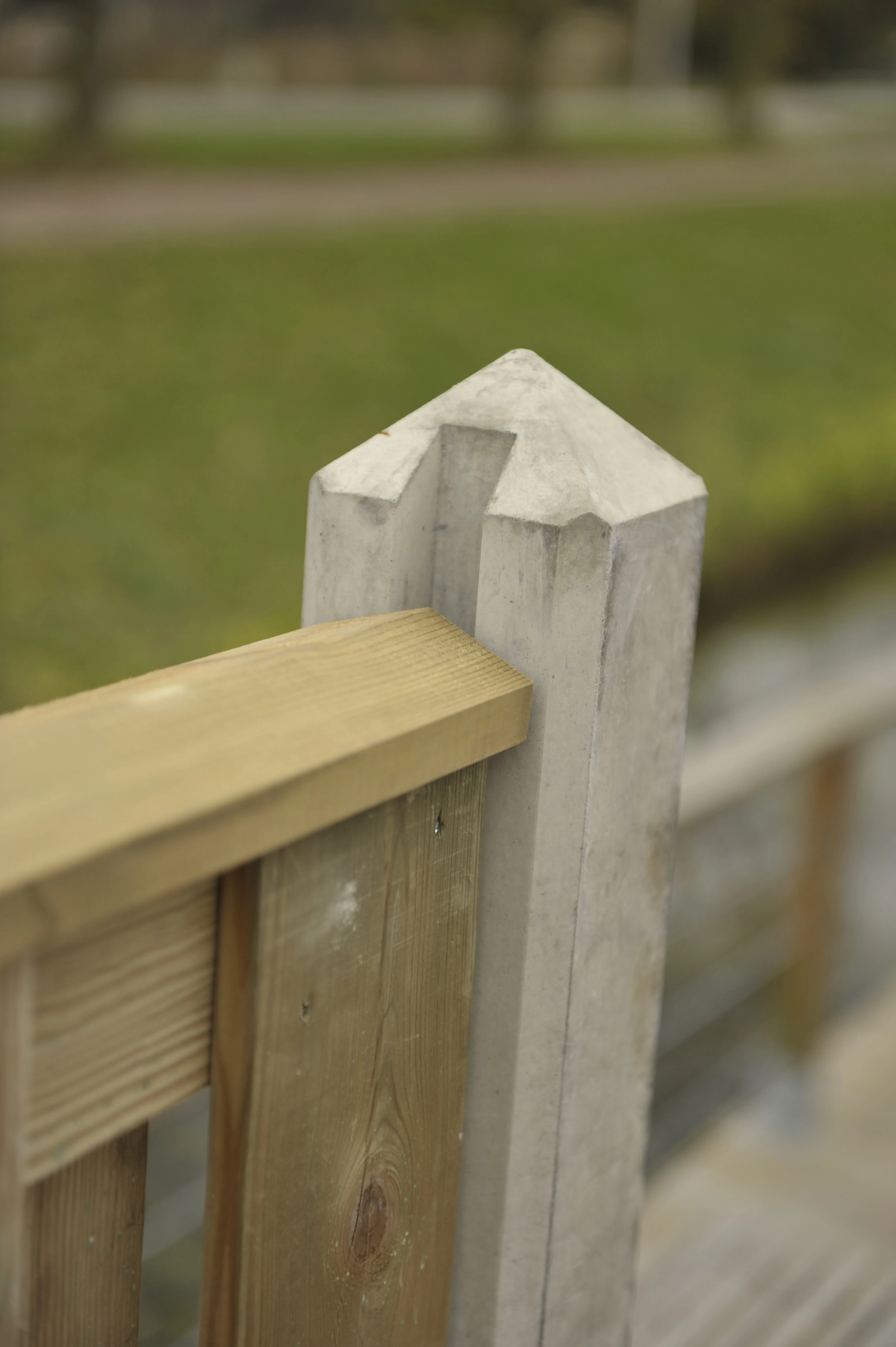 Beton Tussenpaal 11.5 x 11.5 cm (115 x 115 mm) Met Sleuf En Diamant Kop Grijs - Lengte 278 cm - Afbeelding 2