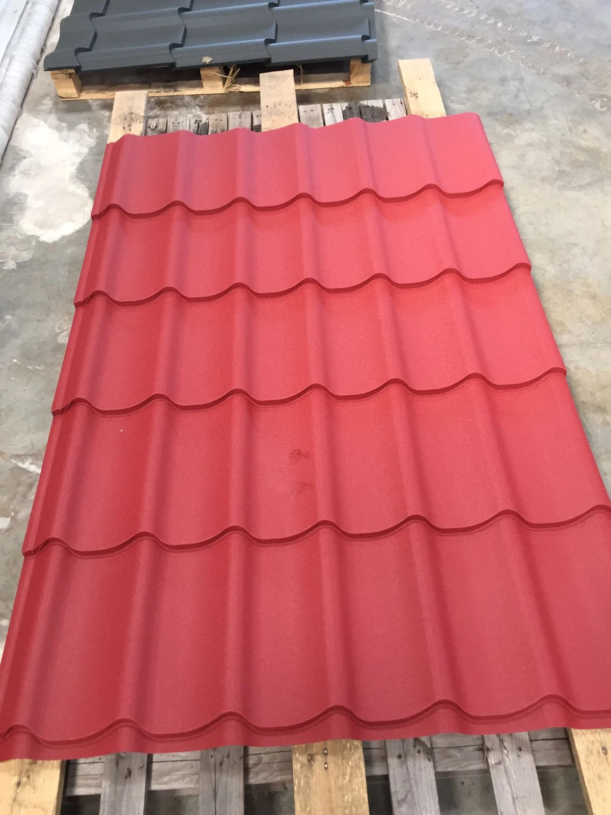 ArcelorMittal Dakpanplaat Luna Mat Rood - Lengte 195 cm - Afbeelding 2