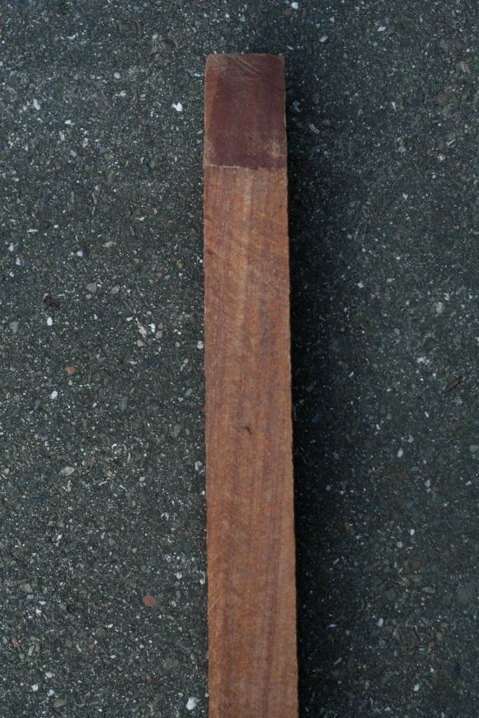 Hardhout Azobe Paal 6 x 6 cm (60 x 60 mm) Fijnbezaagd - Lengte 275 cm - Afbeelding 2